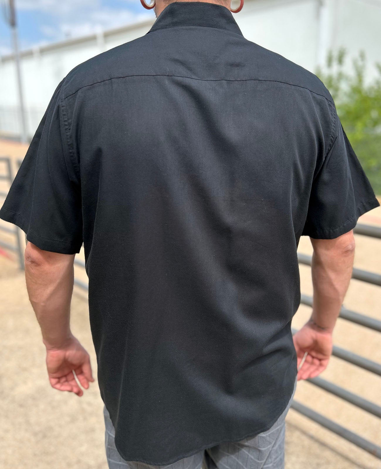 Light Weight Short Sleeve Button Up Shirt - Black